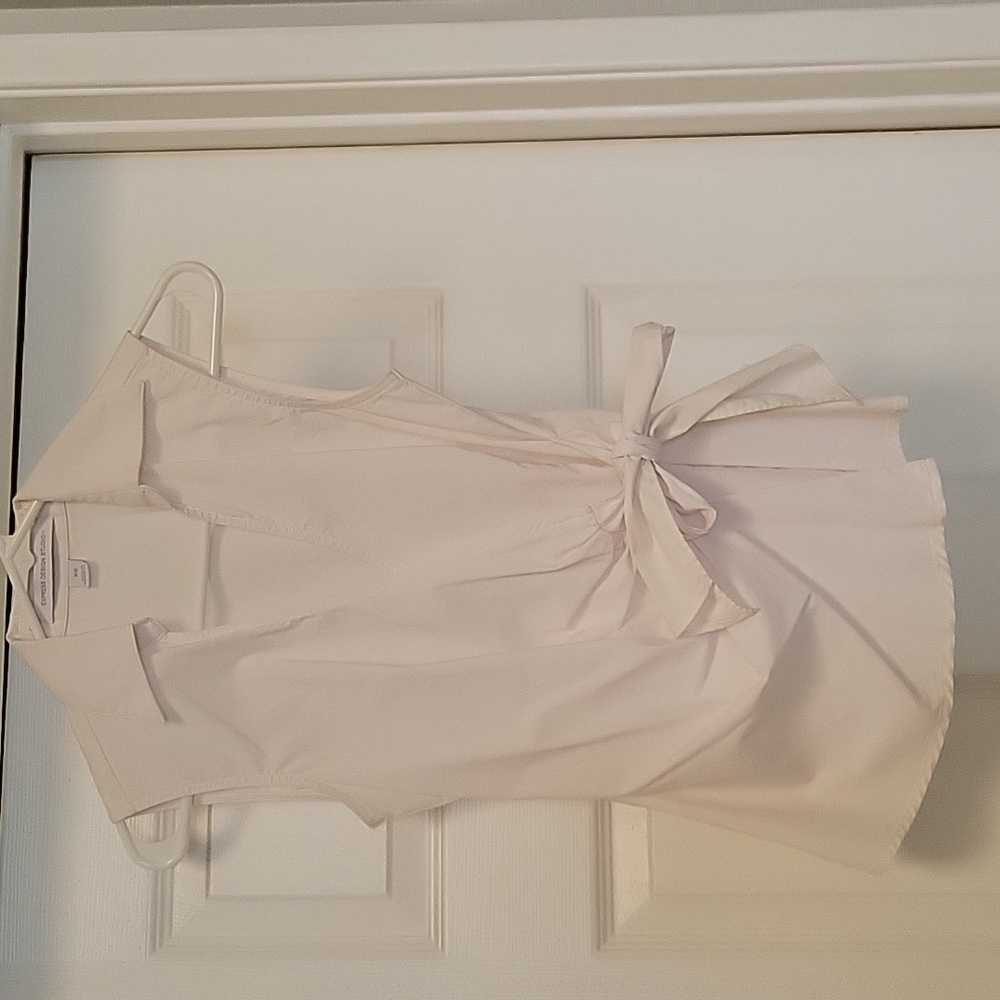 Cute top from express